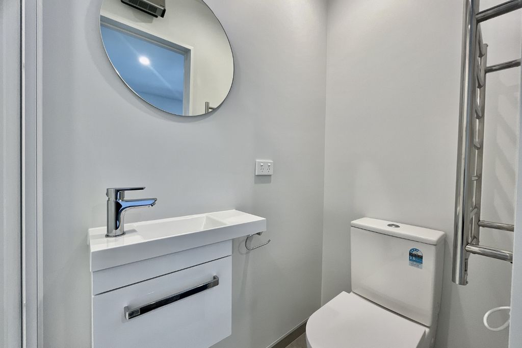 2 Bedroom apartment, city centre 5