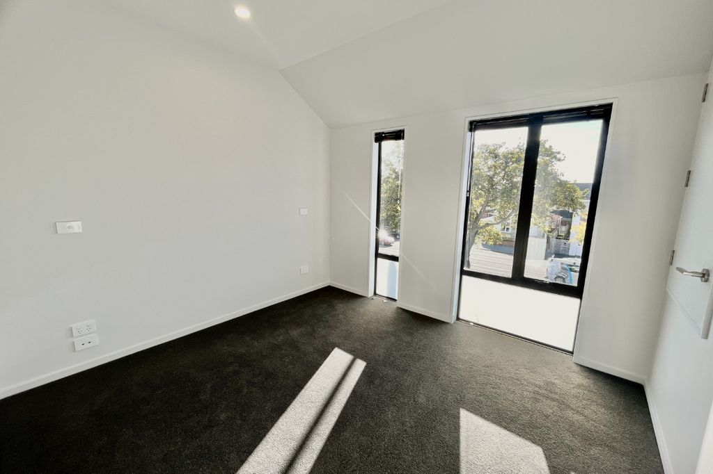 2 Bedroom apartment, city centre 2