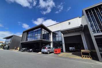 Well-located office with excellent on-site parking