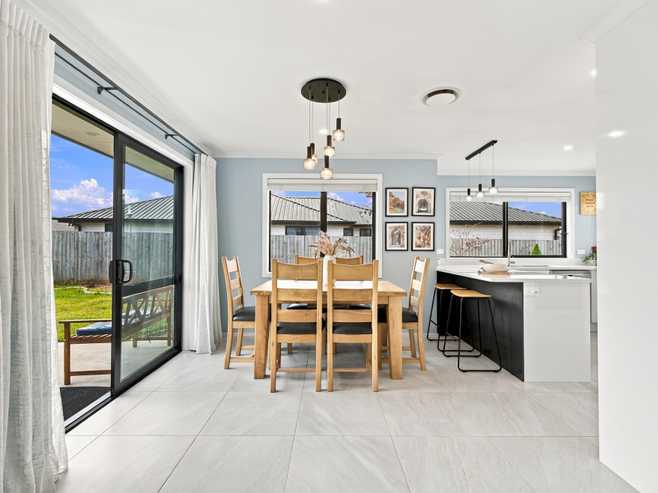 10 Dahlia Drive, Wigram
