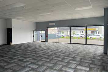 High-Visibility Showroom, Warehouse & Yard
