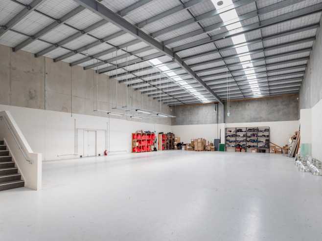 Double Office/Warehouse Unit - North of the City