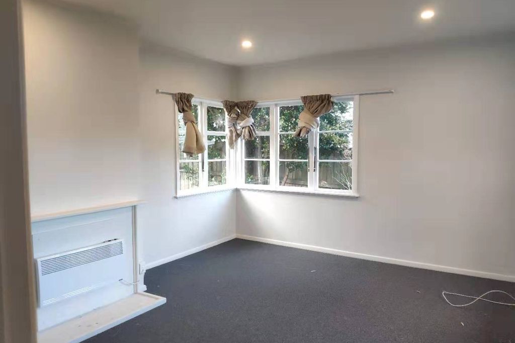 Cozy sunny house in central Takapuna 3