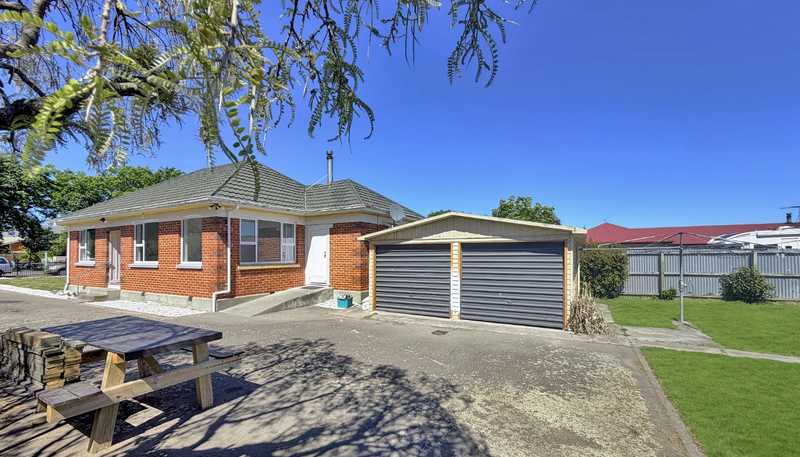 73  Oak Grove , Ashburton