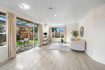 14 Fernbrook Close, Burswood