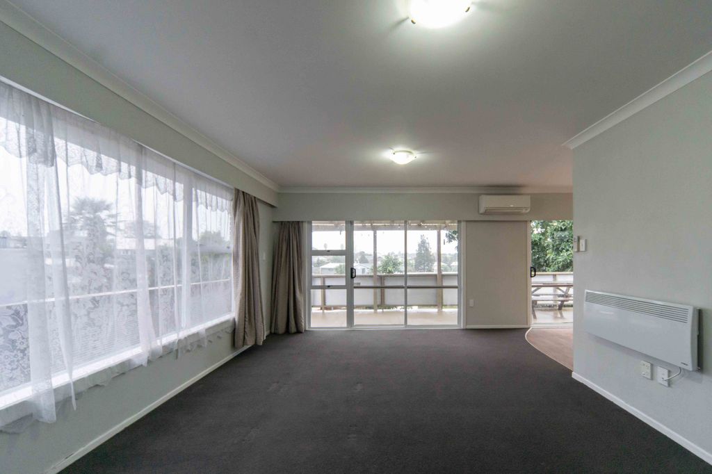 Spacious Five-Bedroom Family Home 5