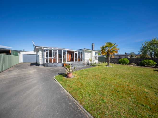 22 Freestone Place, Manapouri