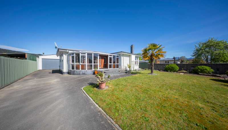 22 Freestone Place, Manapouri
