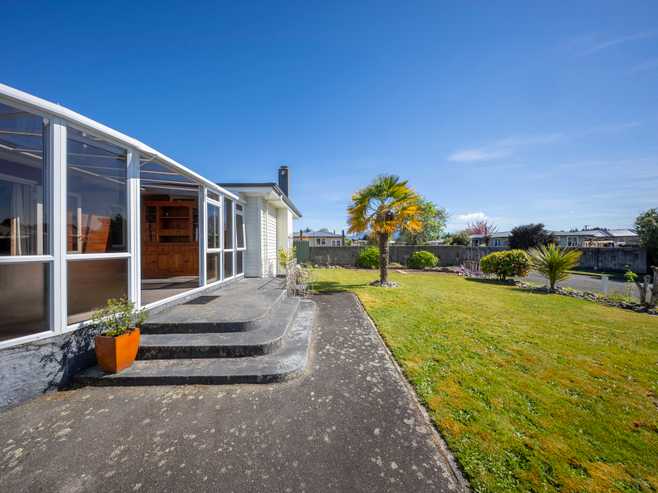 22 Freestone Place, Manapouri