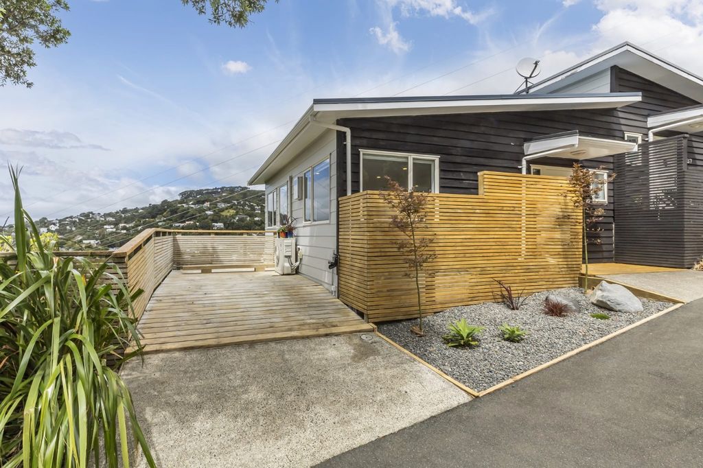 Three Bedrooms, Crofton Downs 1