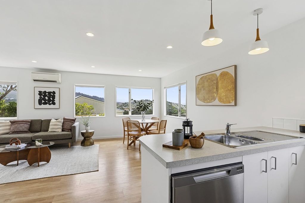Three Bedrooms, Crofton Downs 3