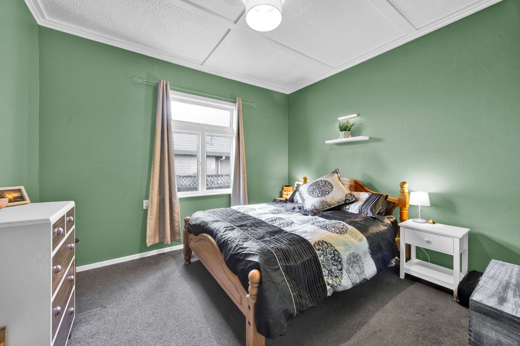 Tidy Three Bedroom 3