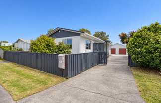 11 Makarini Street, Paraparaumu
