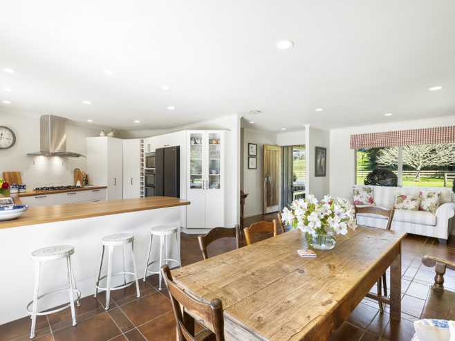 19 Valley Road, Waitoki