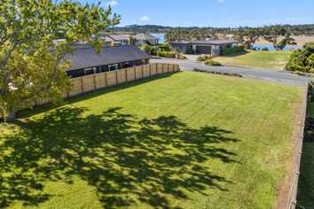 4 William Gilbert Drive, Mangawhai