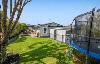 24a Fairway Ave, Red Beach