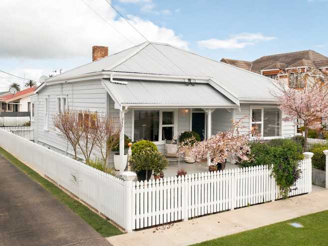 112 Fenton Street, Thames