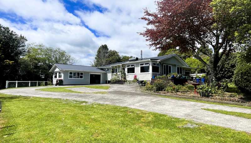 2041 Egmont Road, Kaimiro