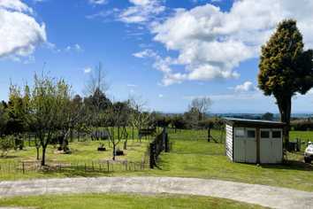 2041 Egmont Road, Kaimiro