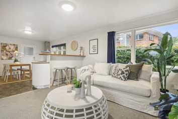 72 Blakeborough Drive, Forrest Hill