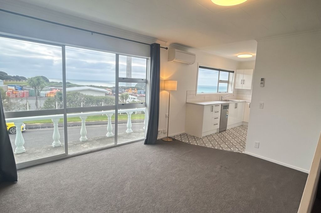 Modern Living with Beautiful Sea Views 2