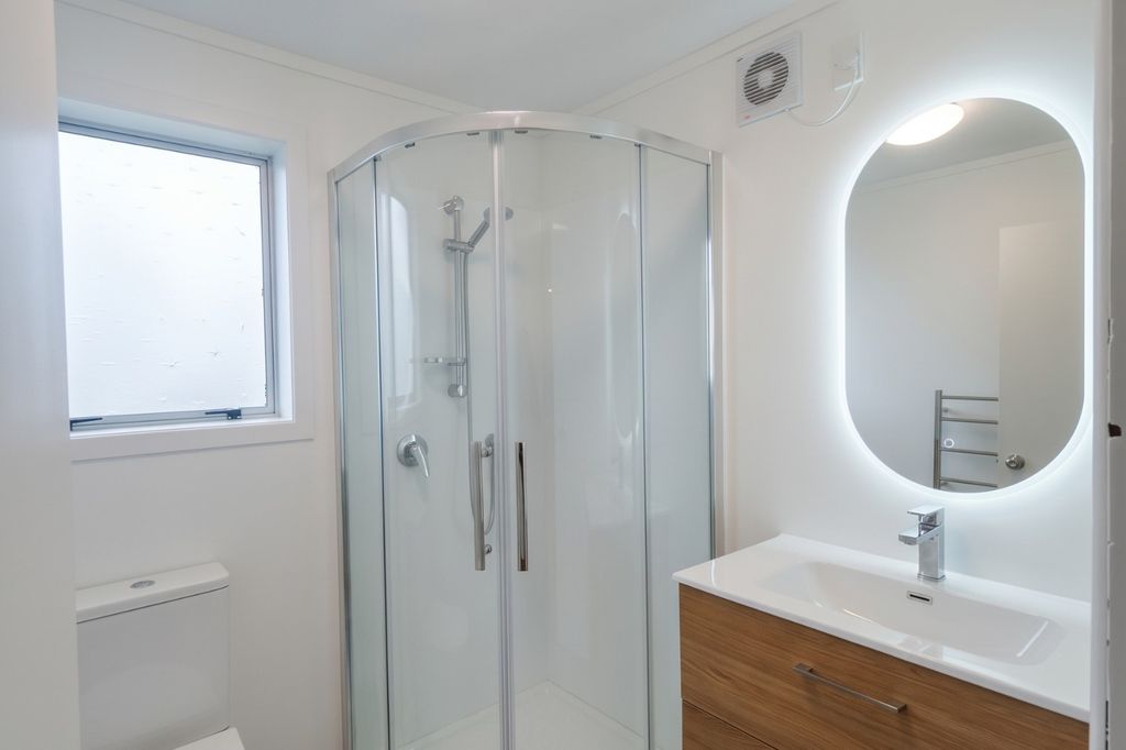 Modern Living with Beautiful Sea Views 3