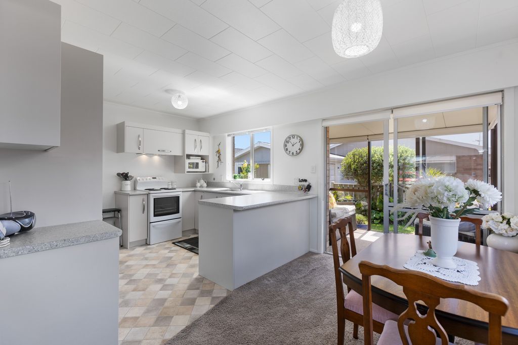 1/6 Webster Street, Westown 4