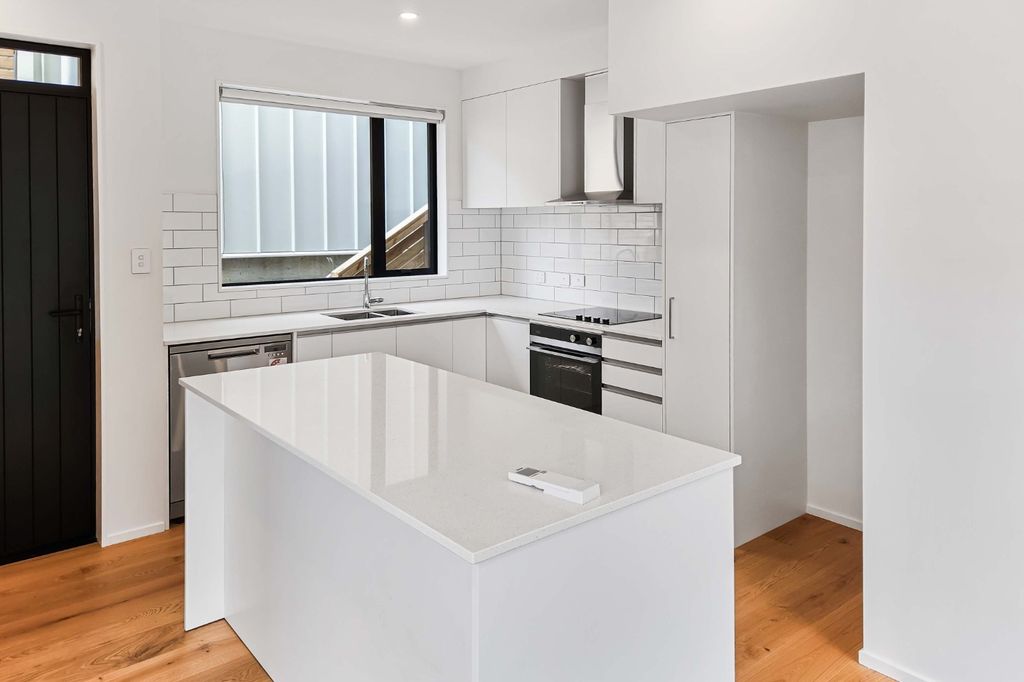 Modern & Low-Maintenance 3-Bedroom Townhouse with EV Charging 2