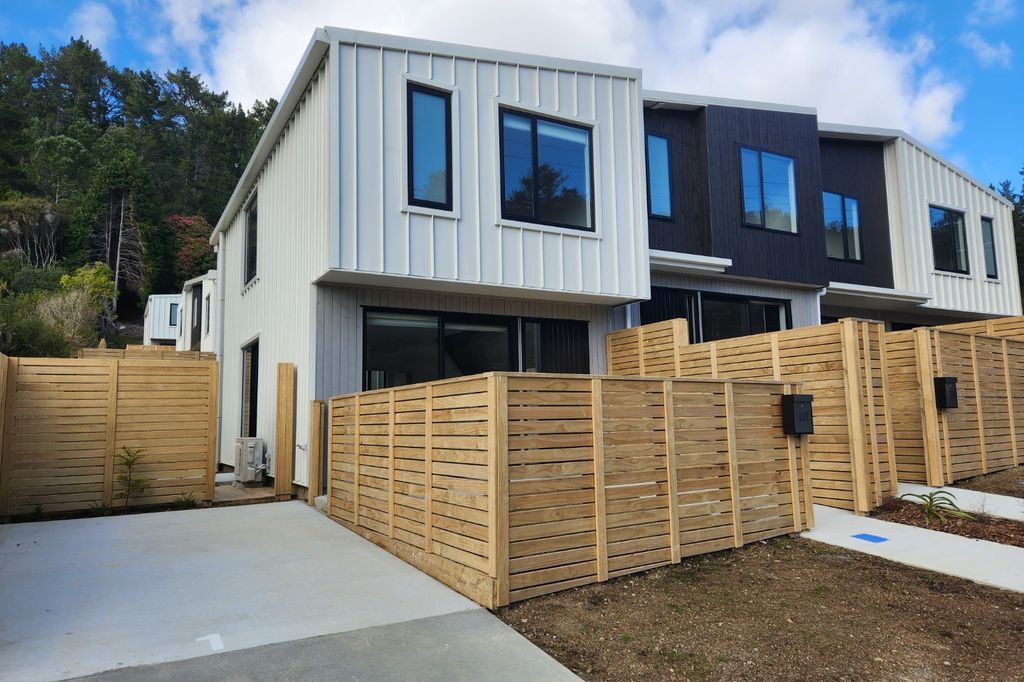 Modern & Low-Maintenance 3-Bedroom Townhouse with EV Charging 1