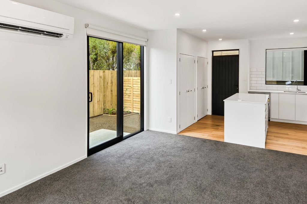 Modern & Low-Maintenance 3-Bedroom Townhouse with EV Charging 4