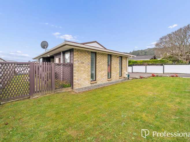 12A Korau Grove, Stokes Valley
