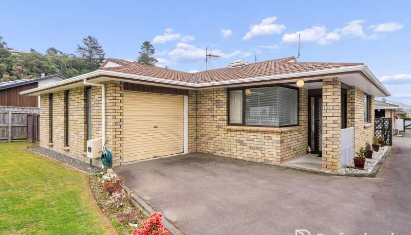 12A Korau Grove, Stokes Valley
