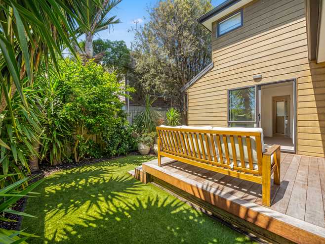 2/23 Stafford Road, Northcote Point
