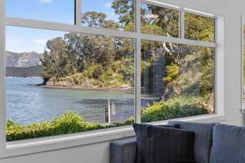 20 Te Wharau Lane, Charteris Bay