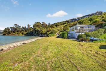 20 Te Wharau Lane, Charteris Bay