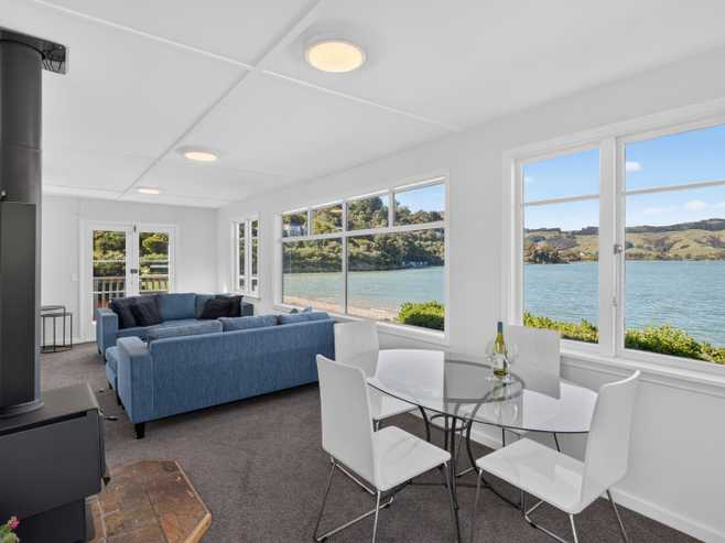 20 Te Wharau Lane, Charteris Bay