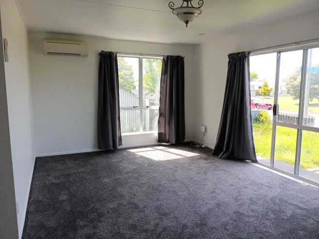 21 Duckworth Crescent, Greenmeadows