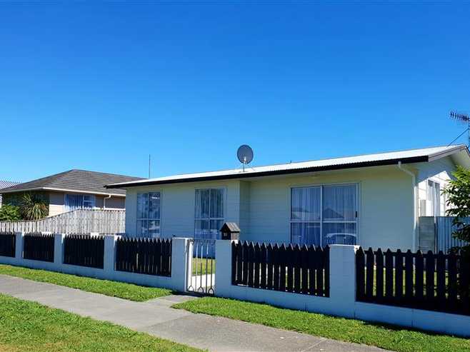 21 Duckworth Crescent, Greenmeadows