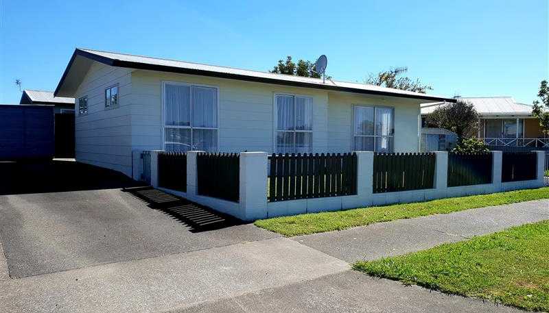 21 Duckworth Crescent, Greenmeadows