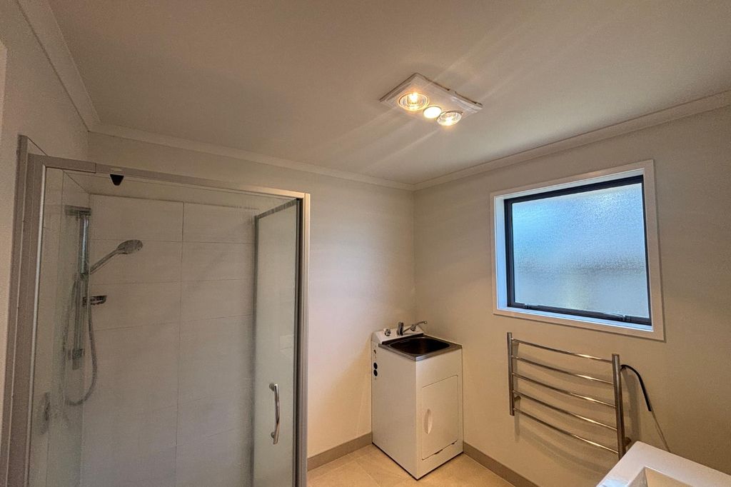 3 bedroom Family Home Belmont 5