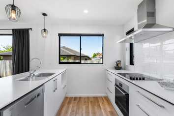 1 Youngston Lane, Woolston