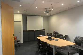 Tidy Office Space in Eden Terrace