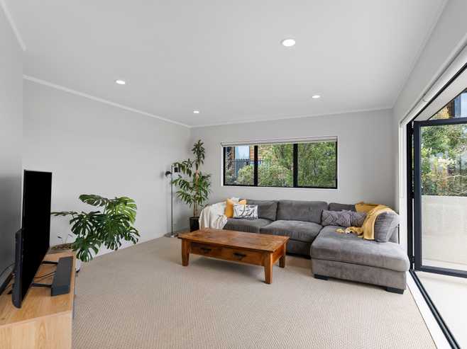 2/56 Potter Avenue, Northcote