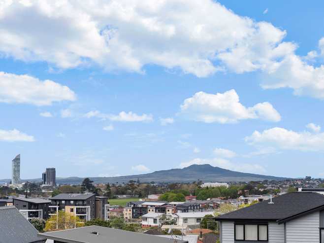 2/56 Potter Avenue, Northcote