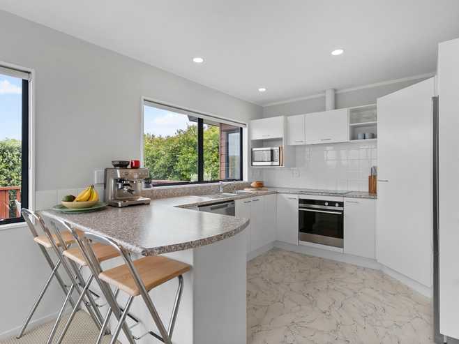 2/56 Potter Avenue, Northcote