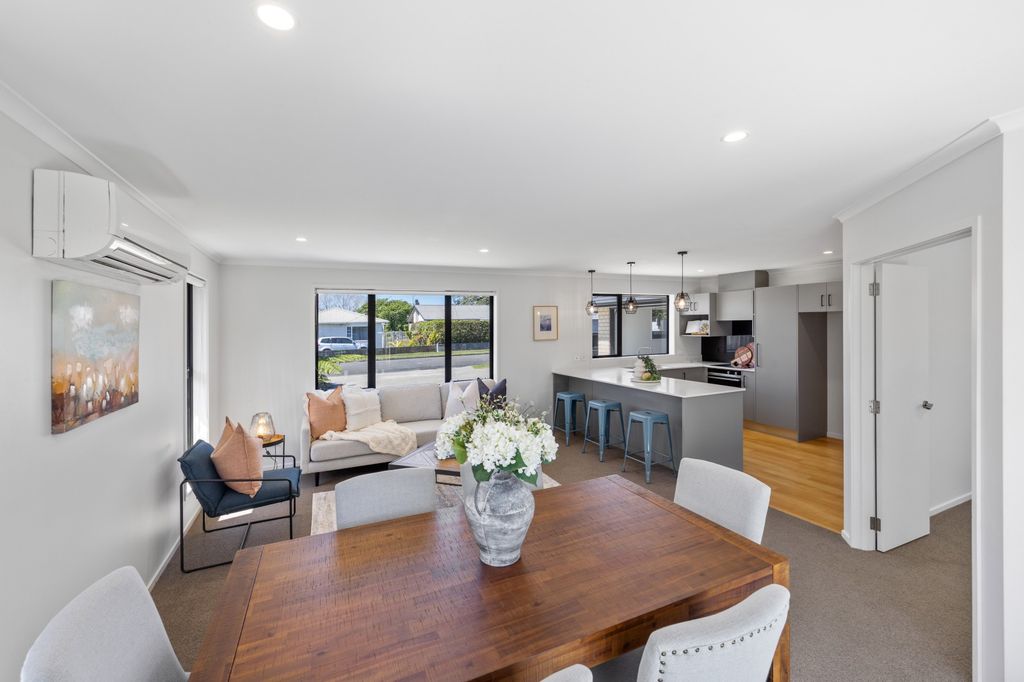 Modern living made easy 4
