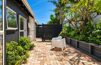 2/1 Gatman Street, Birkdale