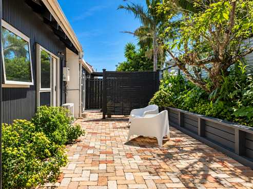 2/1 Gatman Street, Birkdale