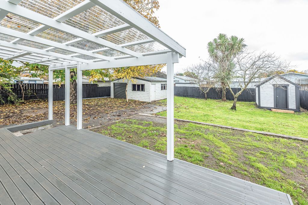 WHANGANUI EAST - 3 BEDROOMS 2