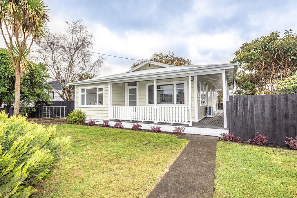 WHANGANUI EAST - 3 BEDROOMS 1